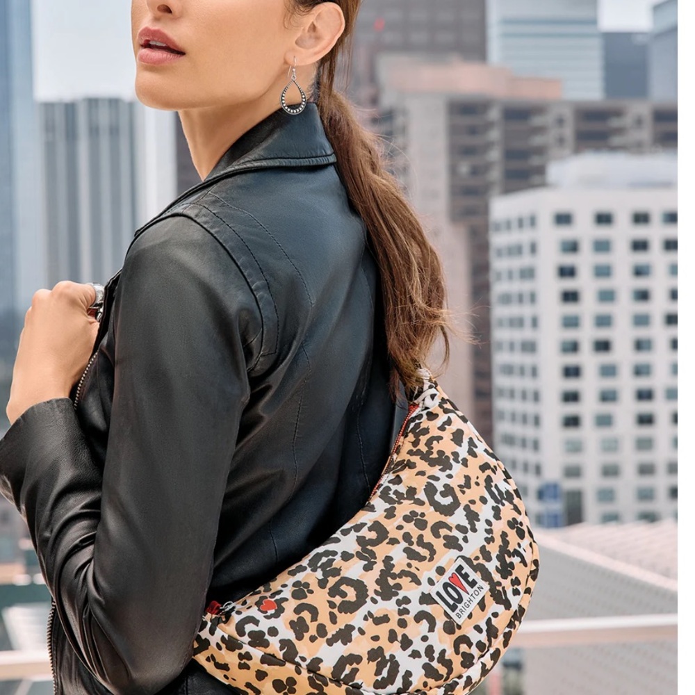 🆕🔖 Brighton ✨ Spotted Love Swing Bag ✨ Leopard Print ✨ Adjustable Strap ✨ NWT!! - Picture 9 of 14